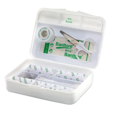 Trousse de premiers secours en plastique avec 9 articles de premiers secours essentiels avec logo personnalisé